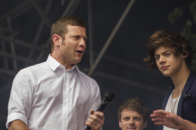 Photos: Dermot O’Leary crashes Party in the Park with One Direction
